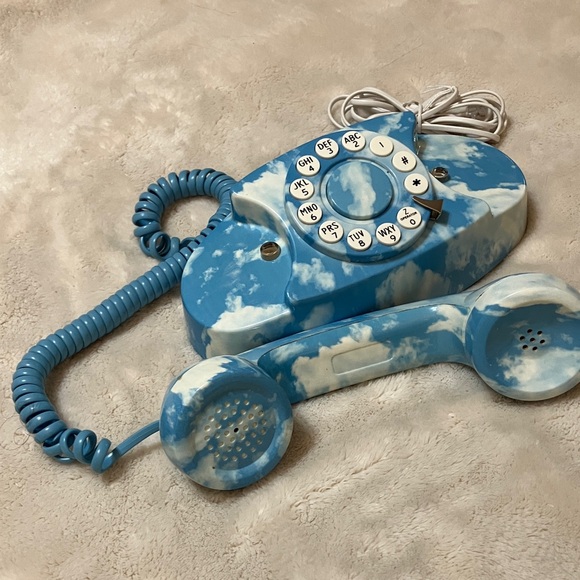 Phone ☎️ - Picture 2 of 13